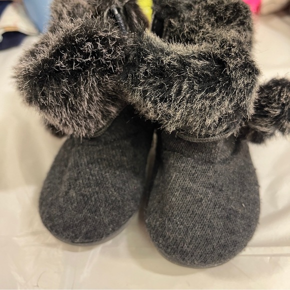 Cozy Black Fur-Lined Kids Boots - Picture 2 of 7